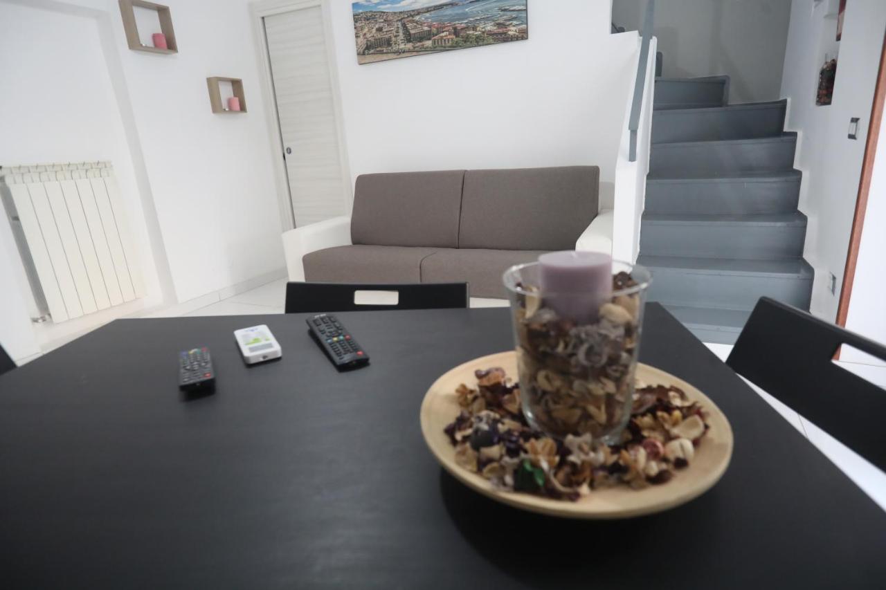 Appartement L'Antico Borgo Angioino à Naples Extérieur photo
