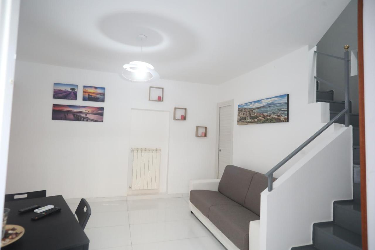 Appartement L'Antico Borgo Angioino à Naples Extérieur photo